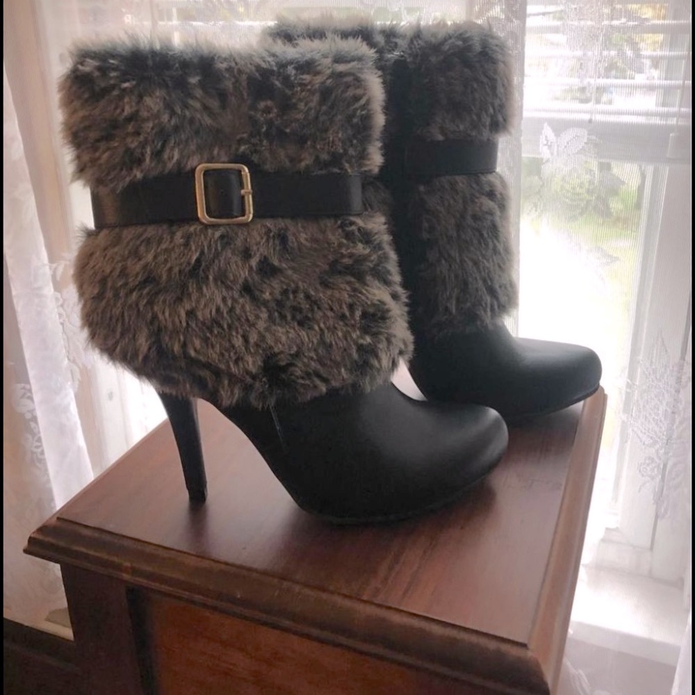 Black/ Gray Faux Fur Boots Forever21